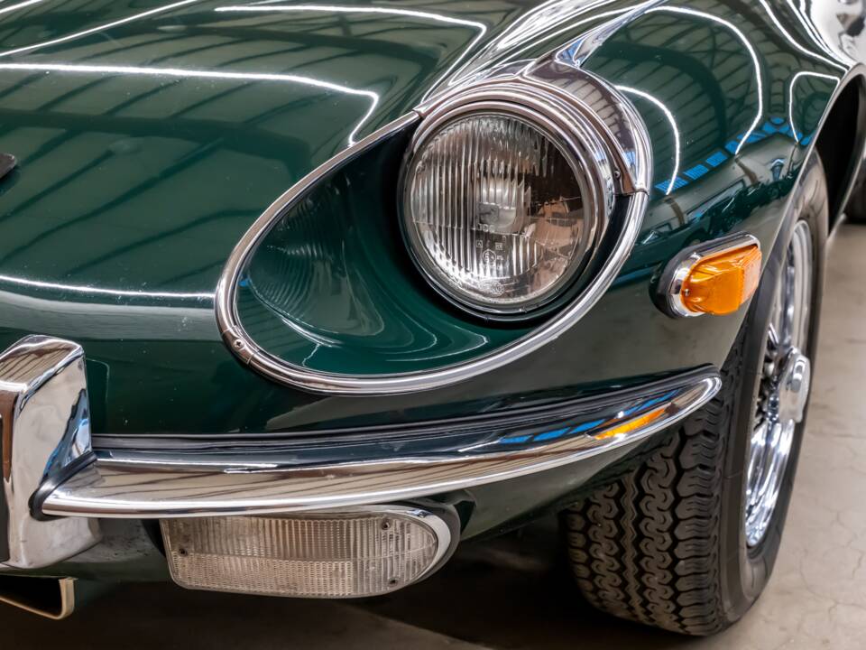 Image 23/34 de Jaguar Type E V12 (1972)