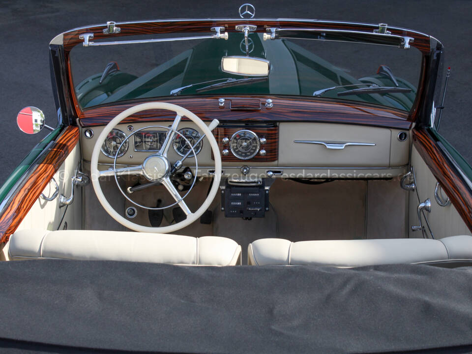 Image 16/38 de Mercedes-Benz 220 Cabriolet A (1955)