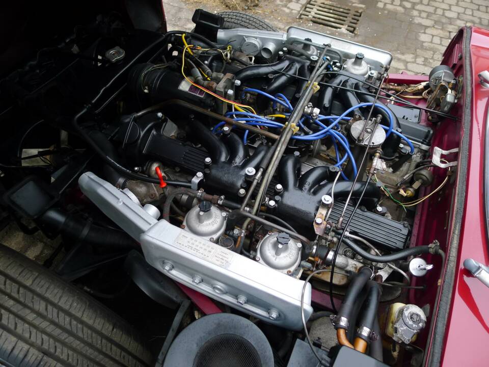 Image 10/15 de Jaguar Type E V12 (1972)