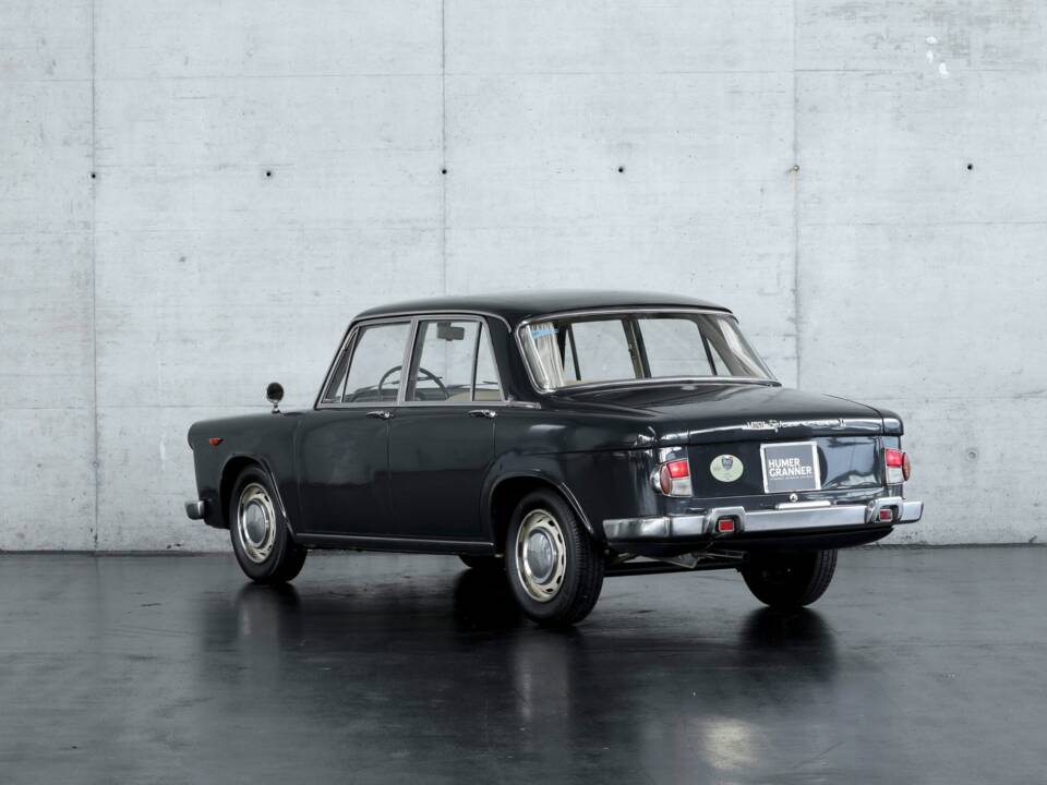 Image 2/50 of Lancia Flavia 1800 (1965)
