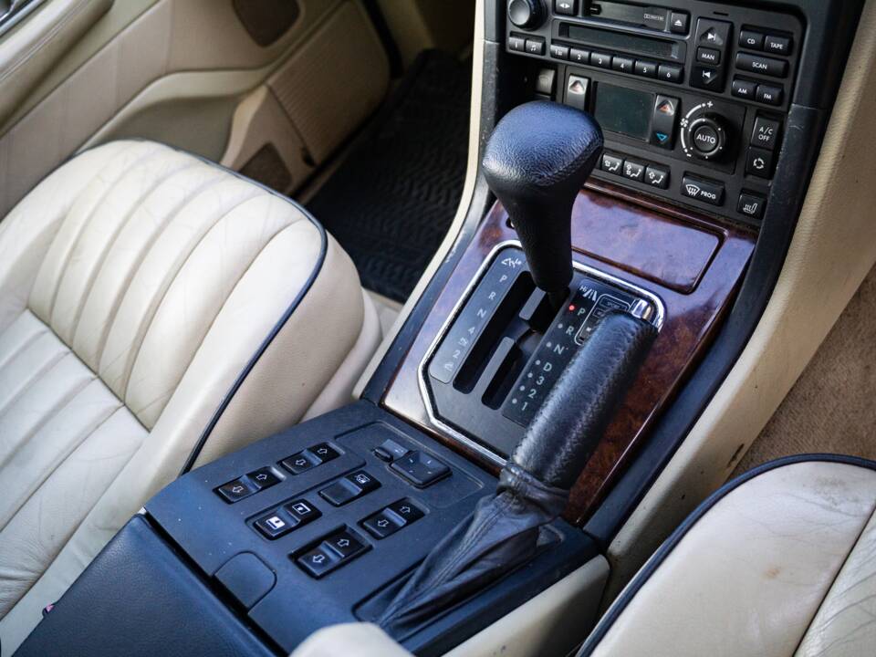 Image 16/29 of Land Rover Range Rover 4.0 HSE (2001)