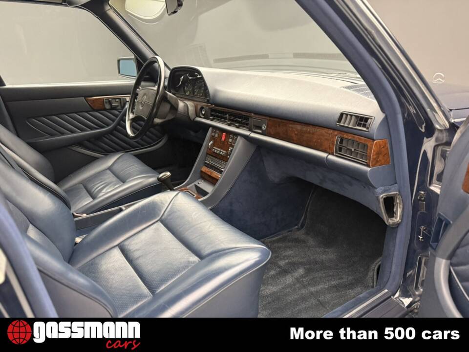 Image 14/15 of Mercedes-Benz 560 SEL (1990)