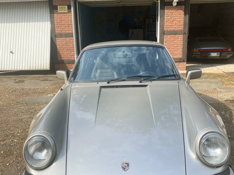 Image 43/47 of Porsche 911 Turbo 3.3 (1983)