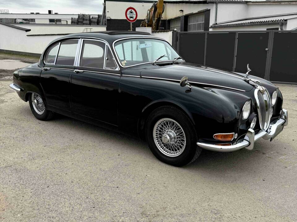 Image 13/50 de Jaguar S-Type 3.8 (1966)