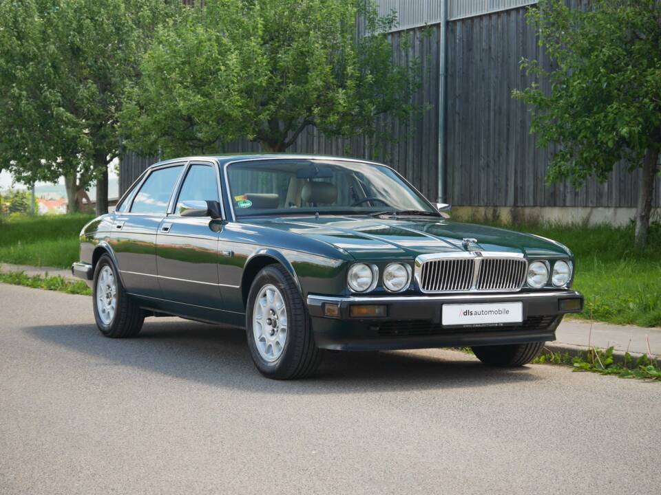 Image 6/33 of Jaguar Sovereign 3.6 (1988)