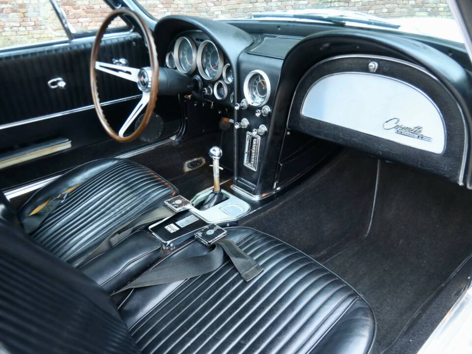 Image 43/50 de Chevrolet Corvette Sting Ray Convertible (1964)