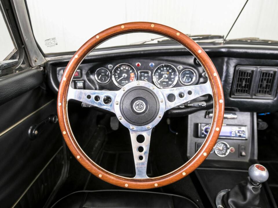 Bild 8/50 von MG MGB (1974)