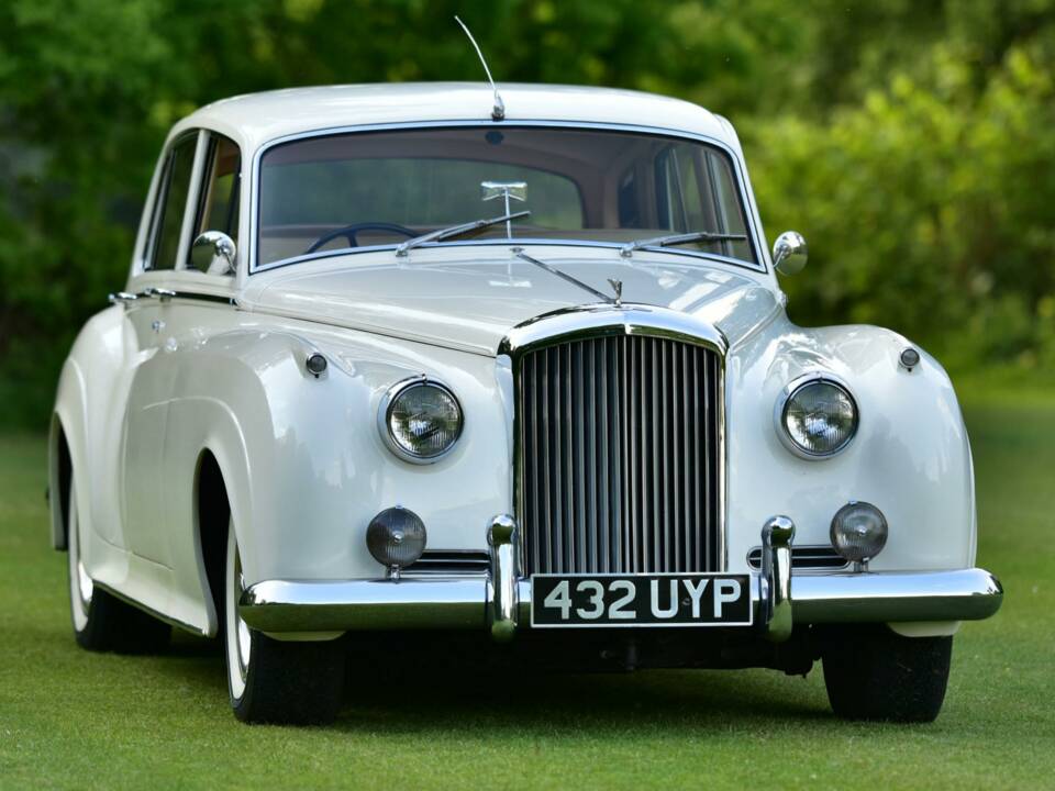 Bild 15/50 von Bentley S 2 (1961)