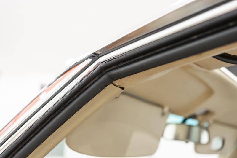 Image 73/89 of Mercedes-Benz 500 SLC (1980)