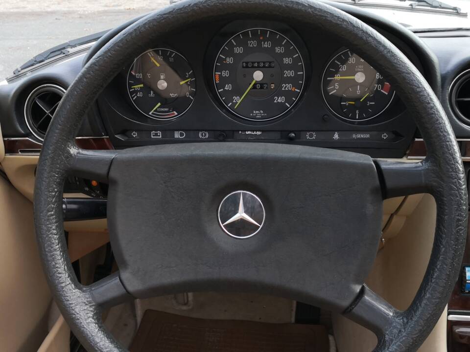 Bild 25/33 von Mercedes-Benz 280 SL (1985)