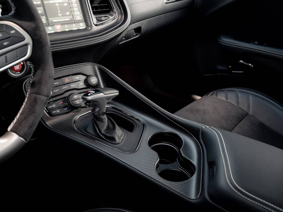 Image 74/86 of Dodge Challenger SRT "Black Ghost" (2023)