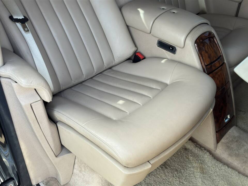 Image 28/44 of Rolls-Royce Phantom VII (2004)