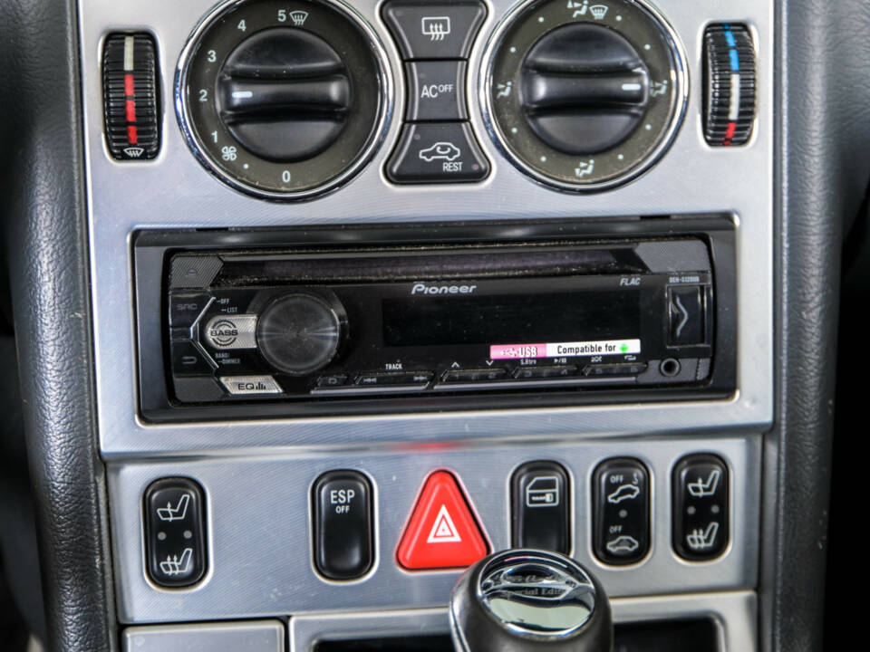 Image 25/50 of Mercedes-Benz SLK 200 Kompressor (2002)
