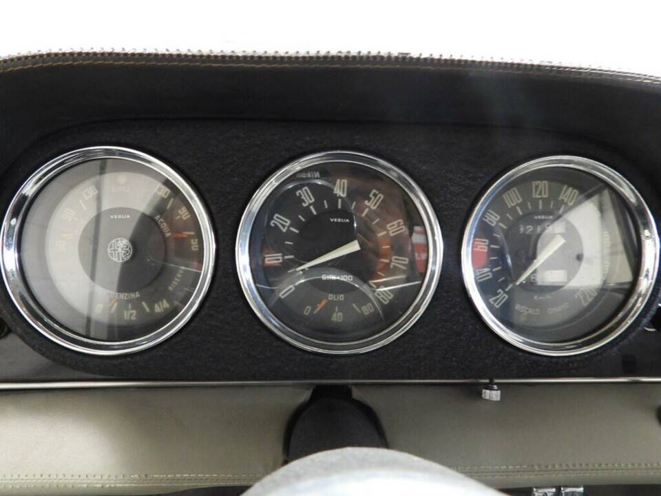 Image 8/15 of Alfa Romeo Giulia 1600 Sprint (1963)
