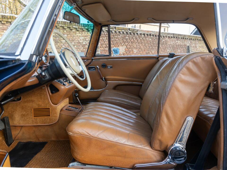 Bild 25/50 von Mercedes-Benz 280 SE 3,5 (1970)
