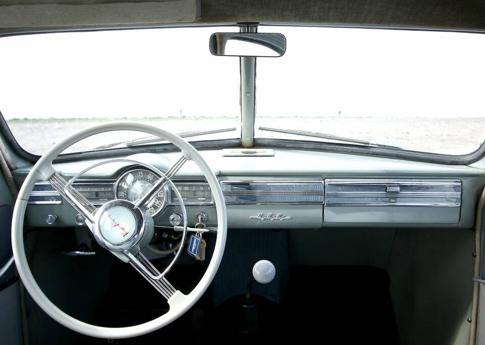 Immagine 2/8 di Volvo PV 444 (1950)