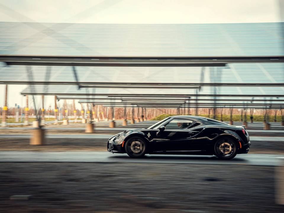 Image 3/50 of Alfa Romeo 4C (2016)