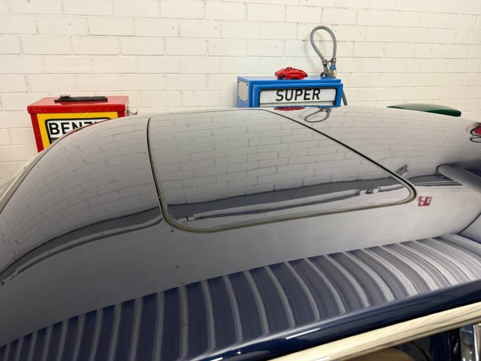 Image 10/17 of Jaguar XK8 4.2 (2000)