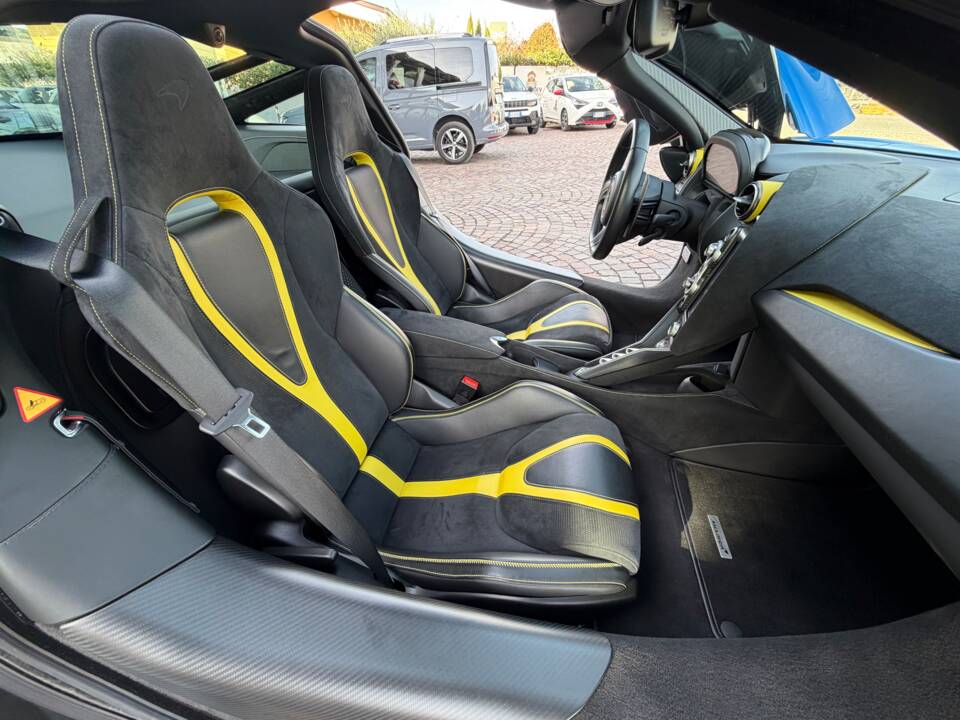 Immagine 30/30 di McLaren 720S (2021)