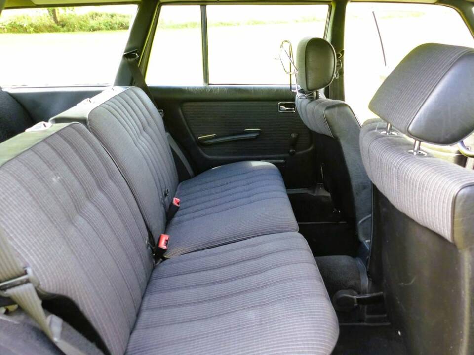 Mercedes-Benz 200 T (S 123) grau 1984