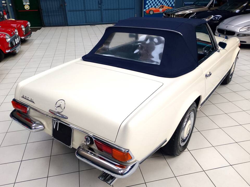 Bild 16/79 von Mercedes-Benz 230 SL (1965)