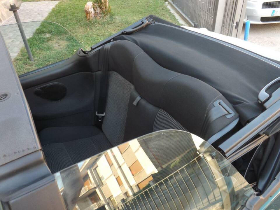 Image 33/50 of Volkswagen Golf III Cabrio 1.6 (1998)