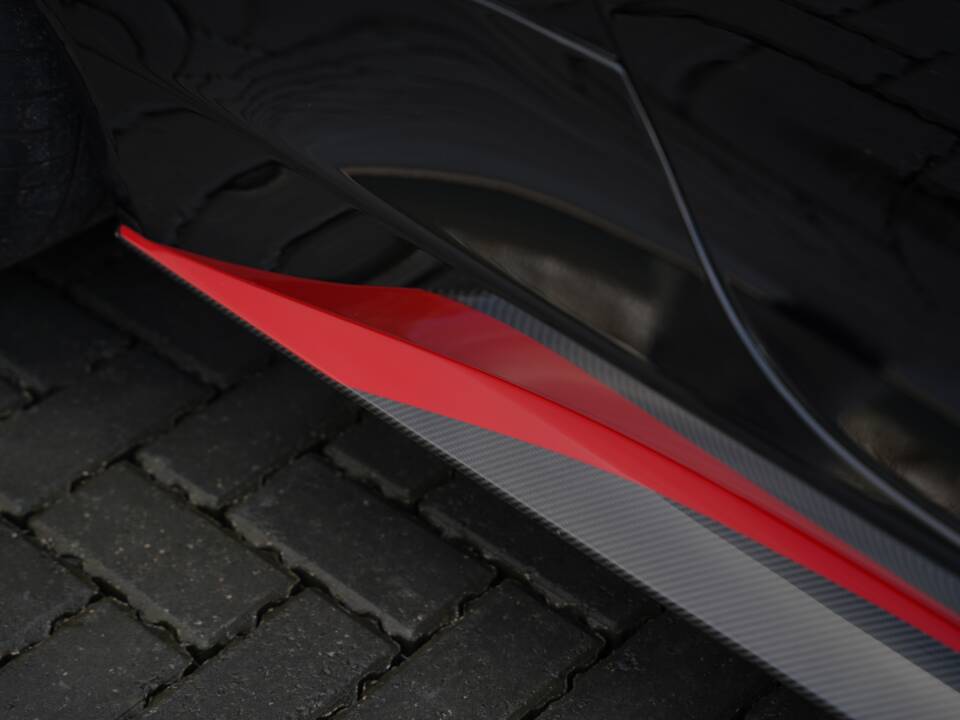 Image 45/50 of Aston Martin Vanquish S Volante (2018)