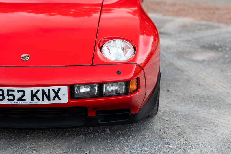 Image 11/50 of Porsche 928 S (1986)