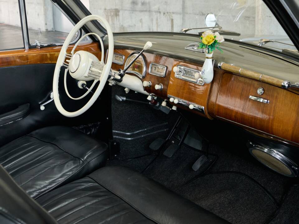 Immagine 49/50 di BMW 502 Baur (1955)