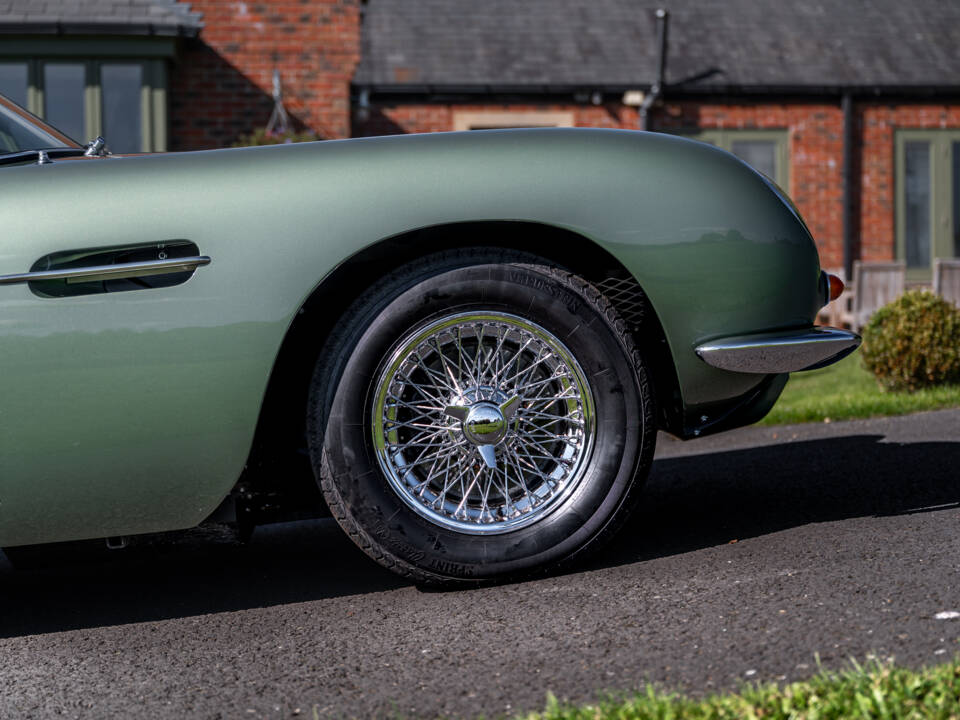 Afbeelding 32/78 van Aston Martin DB 6 Vantage Volante (1967)