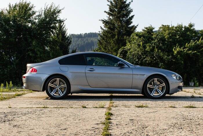 Image 6/7 of BMW M6 (2006)