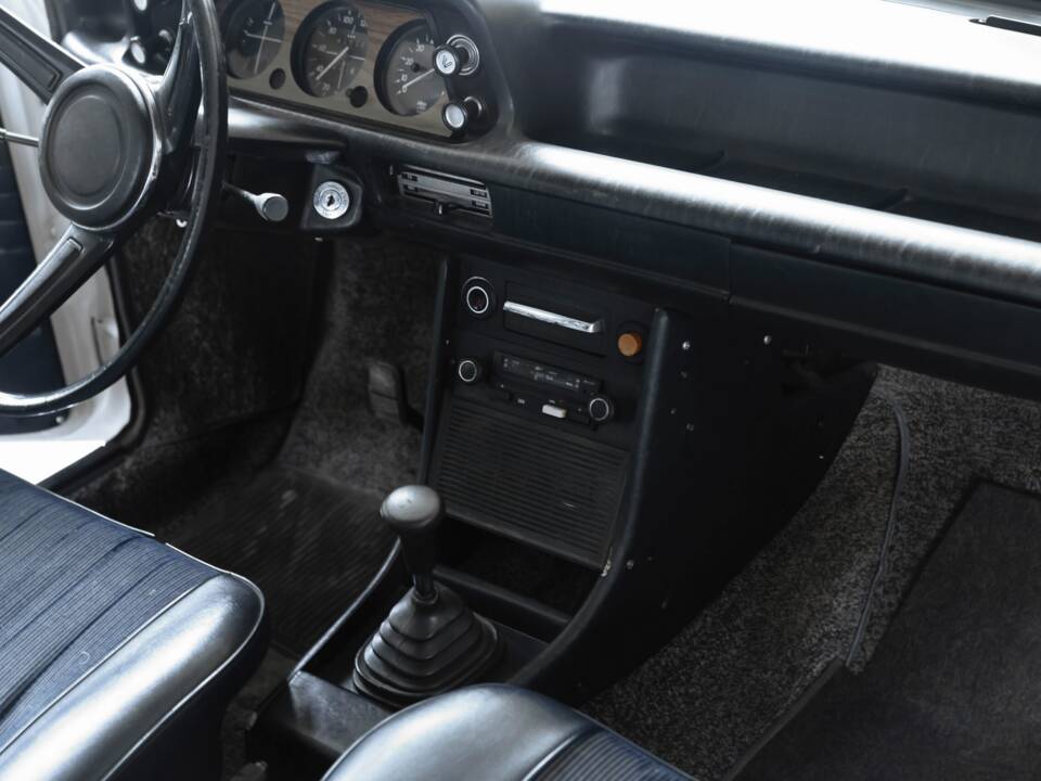 Bild 21/33 von BMW Touring 2000 (1973)
