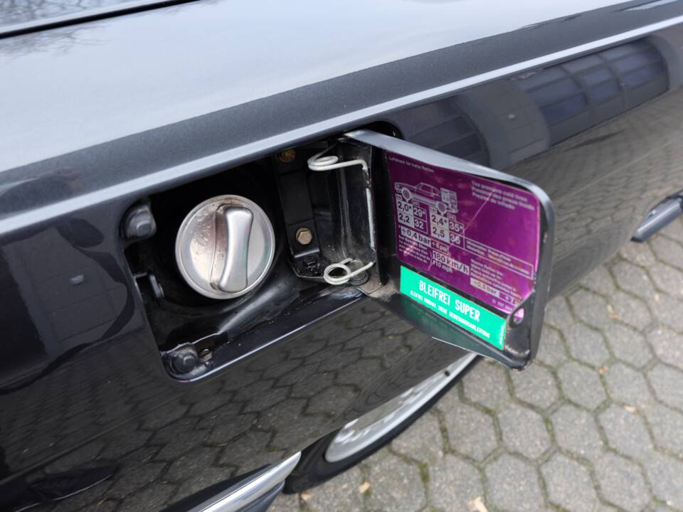 Immagine 39/43 di Mercedes-Benz 300 SL (1987)