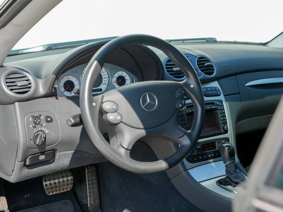 Bild 11/35 von Mercedes-Benz CLK 55 AMG (2003)