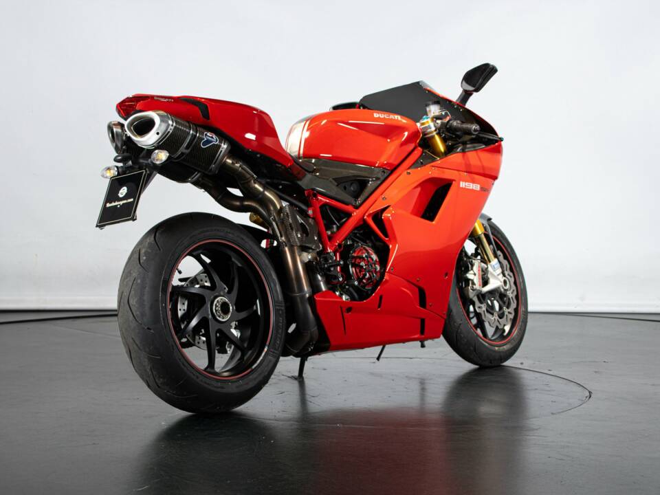 Immagine 4/50 di Ducati DUMMY (2011)