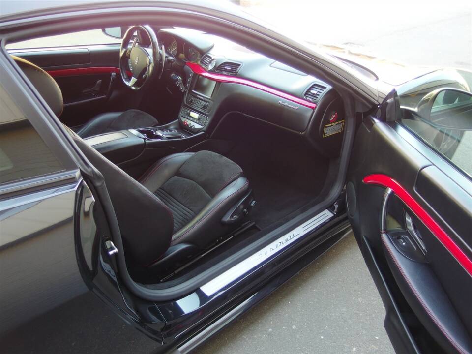 Bild 59/100 von Maserati GranTurismo S (2008)