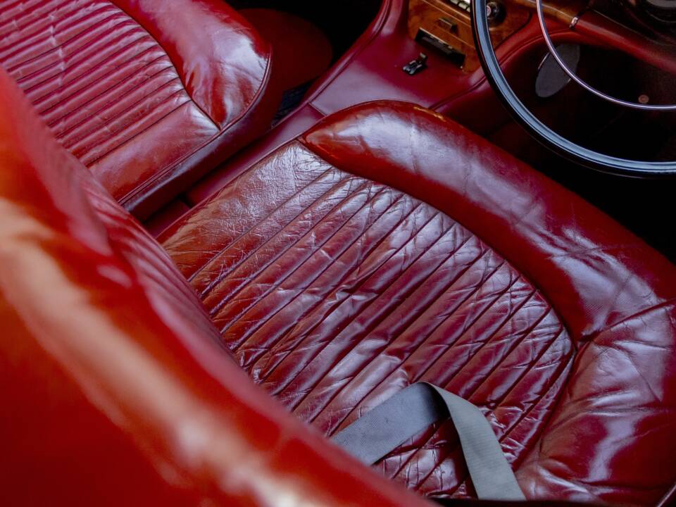 Image 28/33 of Jaguar Type S 3.4 (1968)