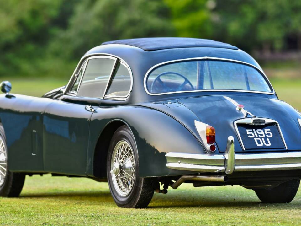 Image 12/50 of Jaguar XK 150 FHC (1960)