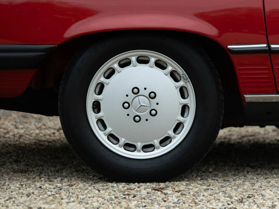 Imagen 49/50 de Mercedes-Benz 560 SL (1986)