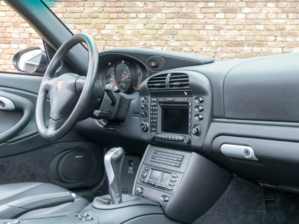 Image 38/50 of Porsche 911 Carrera 4S (2003)