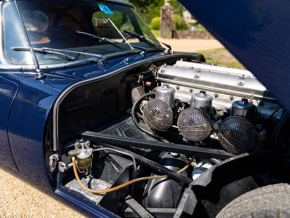 Image 44/86 de Jaguar E-Type (1967)