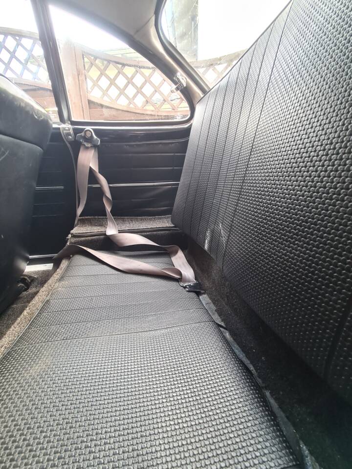 Image 19/27 of Volkswagen Karmann Ghia 1500 (1968)