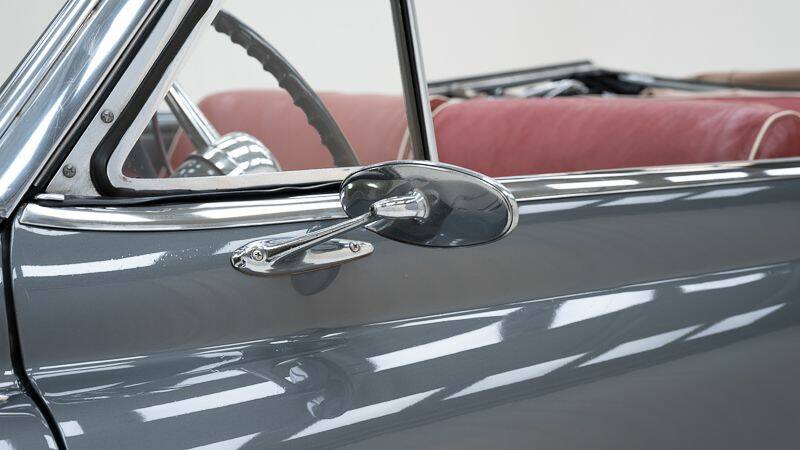 Image 13/15 of Buick 50 Super (1949)