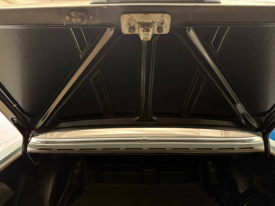 Image 19/20 of Mercedes-Benz 250 SE (1967)
