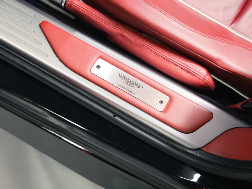 Image 27/38 of Aston Martin Virage (2012)