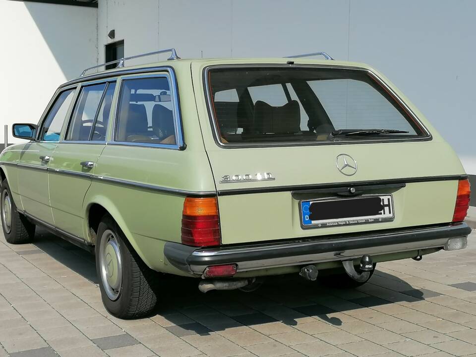 Immagine 2/55 di Mercedes-Benz 300 TD (1979)