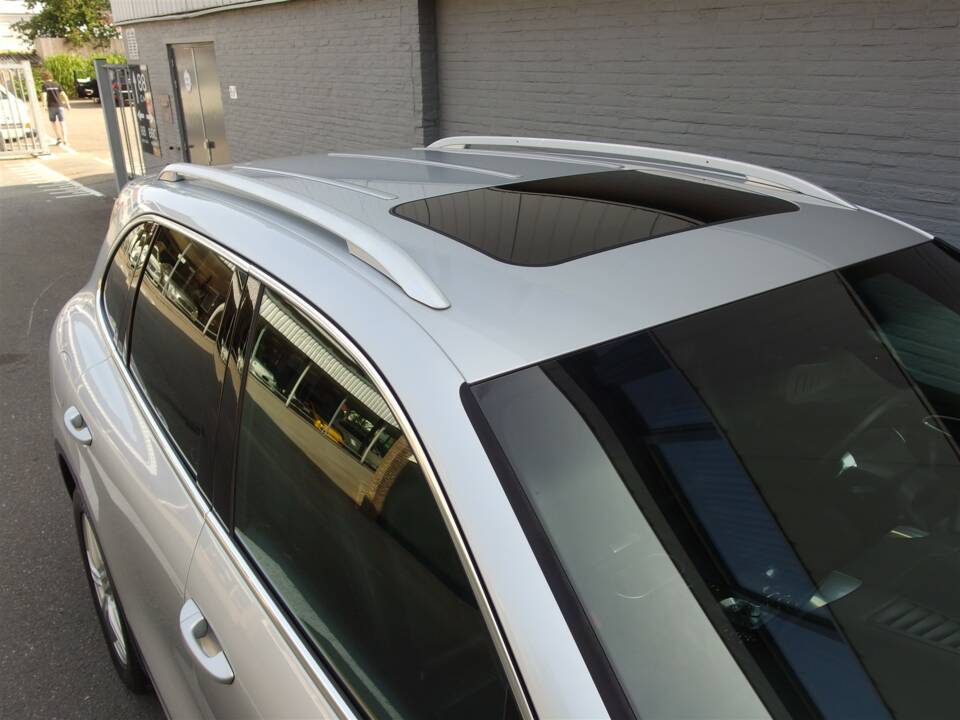 Image 38/98 of Porsche Cayenne S (2010)