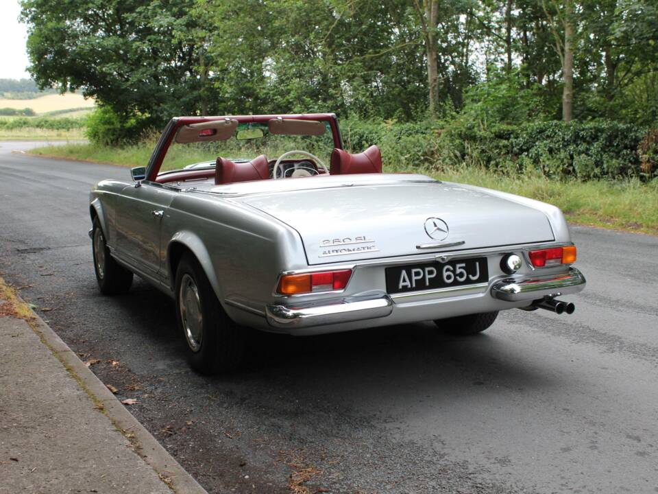Image 4/17 of Mercedes-Benz 280 SL (1970)