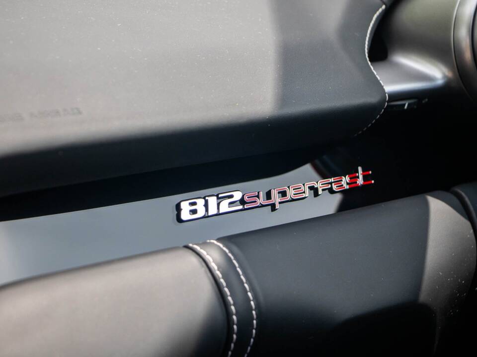 Imagen 12/15 de Ferrari 812 Superfast (2018)