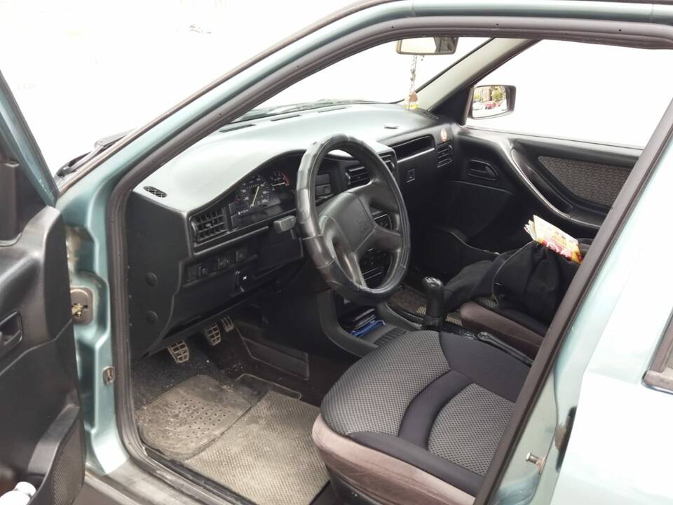 Bild 10/18 von SEAT Toledo 1.9 TD (1993)